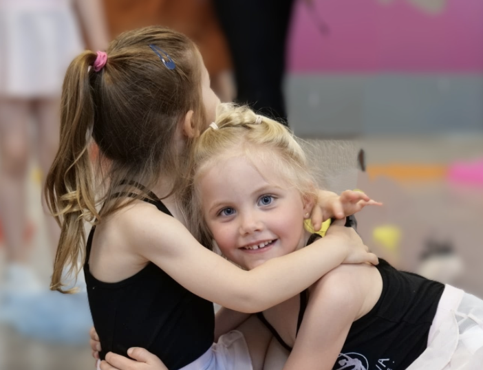 Sourires et bonne humeur au sein de NØVA Danse