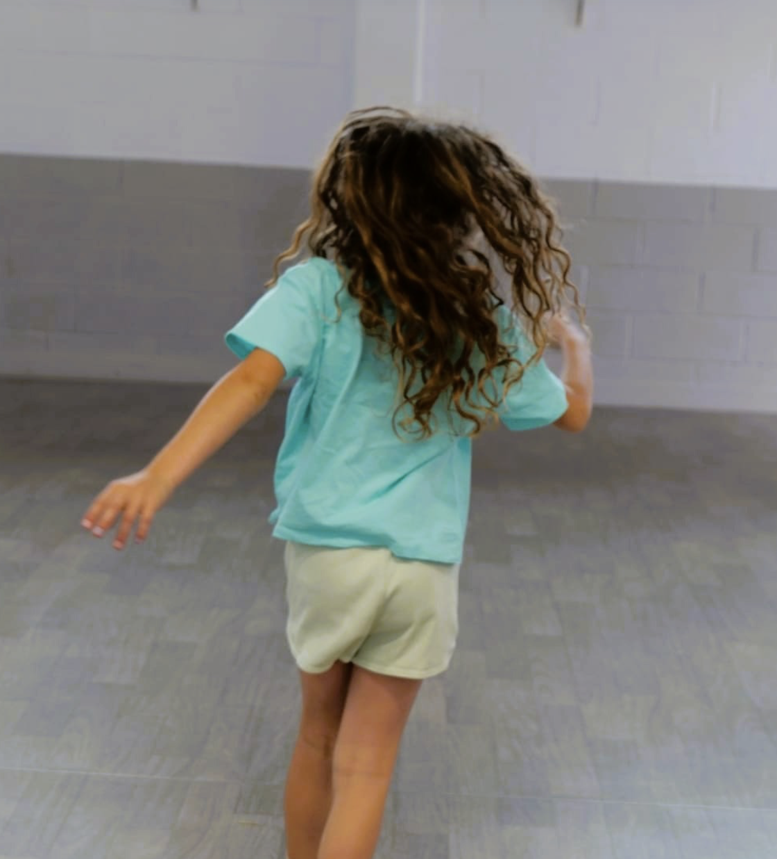 Cours d'initiation à la danse pour enfants de 7 à 10 ans chez NØVA Danse